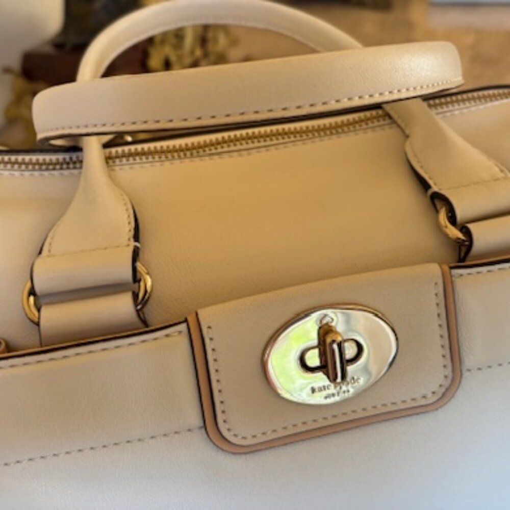 Kate Spade of NY Hampton Road Janie Bag  Retail 398.00 - Picture 6 of 16